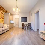 Old 1br, Doma Square Views Ryga