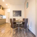 Old 1br, Doma Square Views Apartament *