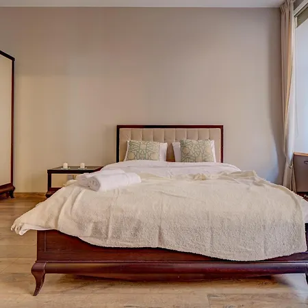 Old 1br, Doma Square Views リガ