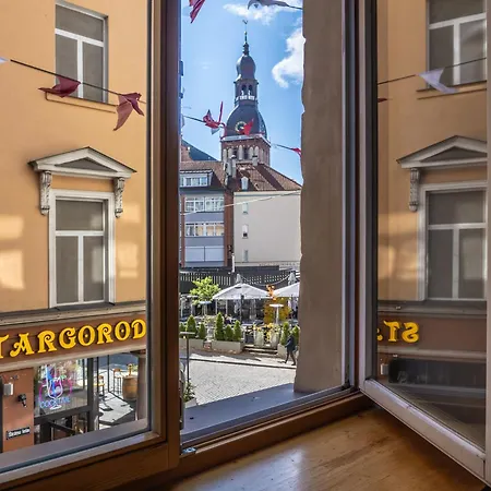 Old 1br, Doma Square Views Apartamento