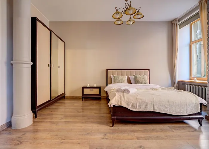 Old 1br, Doma Square Views דירה *