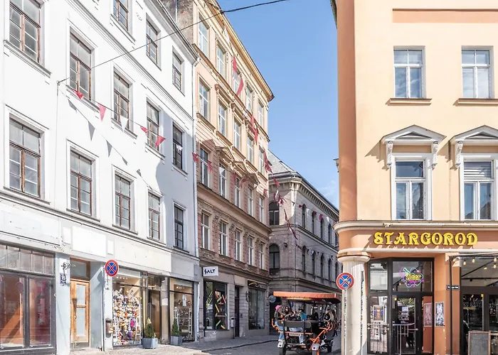 Old 1br, Doma Square Views * ריגה