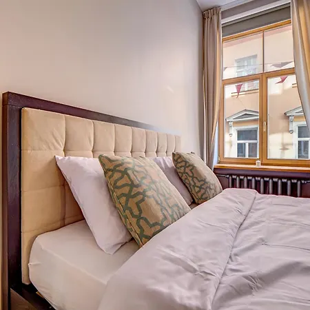 Old 1br, Doma Square Views Apartment