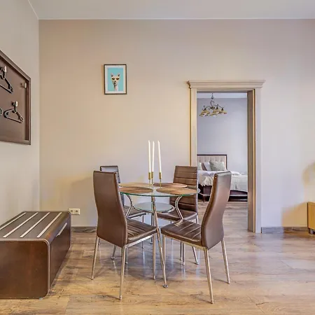 Old 1br, Doma Square Views Apartment